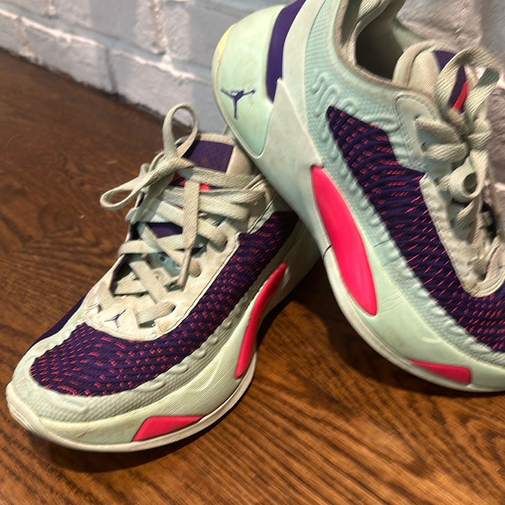 Big boys 4.5 Luka Jordan shoe Nike